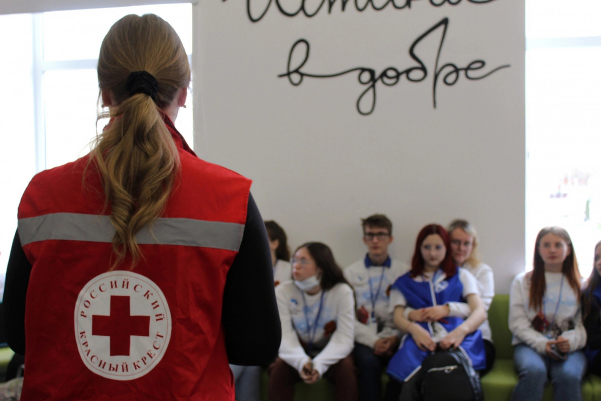 Коммуникативные навыки и работа в команде: как волонтёрство в Красном Кресте помогает в обучении студентам