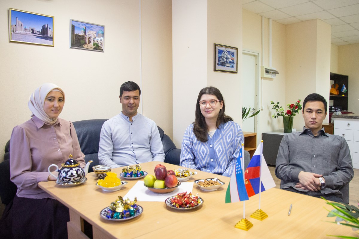 «Я пять лет работал сантехником, чтобы оплатить учебу» – личный разговор с узбекскими студентами