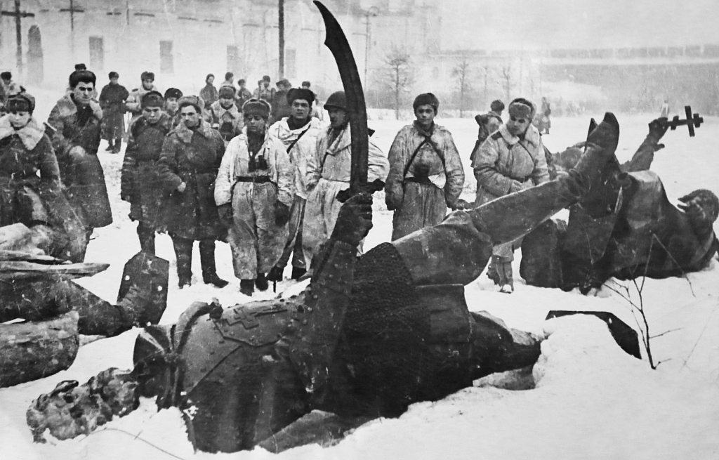 Город, который выжил: как поднимали Новгород из руин