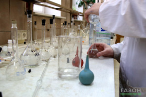 Студенты-биологи исследовали качество воды, молока и хлеба в Великом Новгороде 