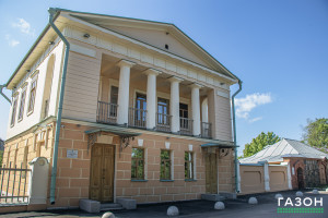 Путевой дворец в Коростыни: Что нужно знать о бывшем «отеле» царей на берегу Ильменя 